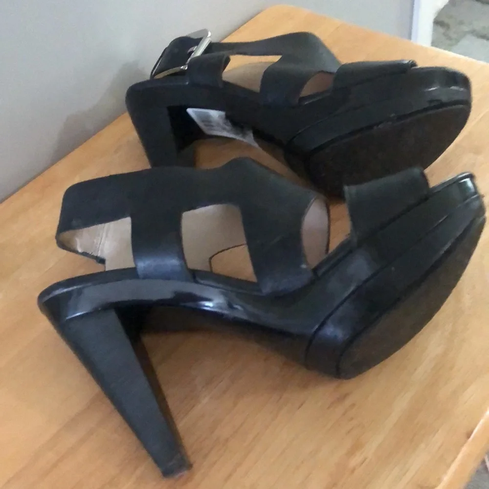 Women’s platform heel. Black. Michael Kors. - Picture 3 of 4